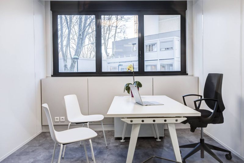 Aménagement Bureau IMMOBILIERE WOTAN Lyon : Mobilier Design et Ergonomie