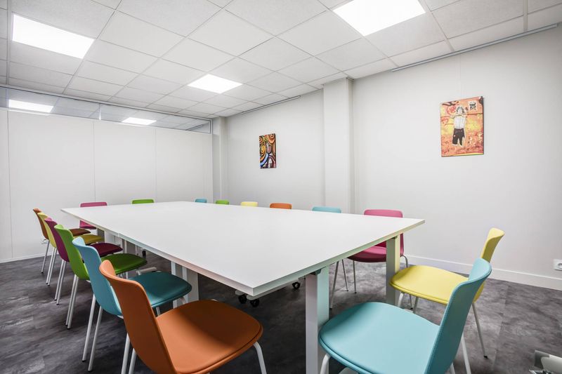 Aménagement Bureau IMMOBILIERE WOTAN Lyon : Mobilier Design et Ergonomie