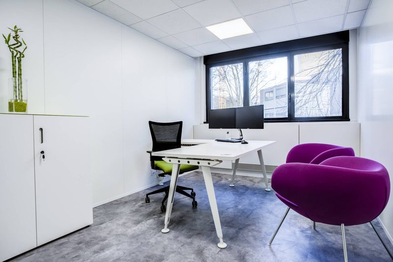 Aménagement Bureau IMMOBILIERE WOTAN Lyon : Mobilier Design et Ergonomie
