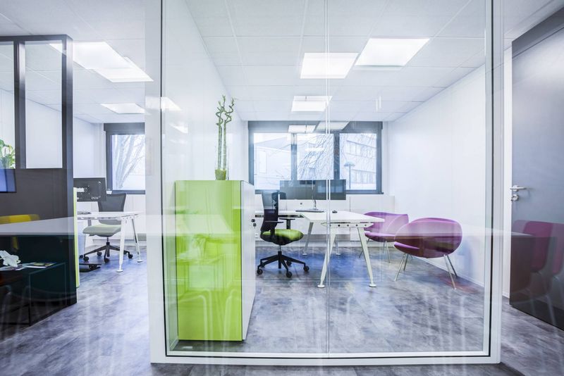 Aménagement Bureau IMMOBILIERE WOTAN Lyon : Mobilier Design et Ergonomie