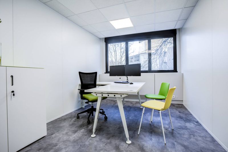 Aménagement Bureau IMMOBILIERE WOTAN Lyon : Mobilier Design et Ergonomie