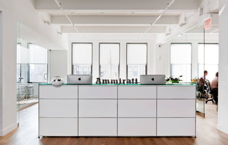 Banque d’Accueil USM HALLER Modulable et Design chez Arrivetz Lyon