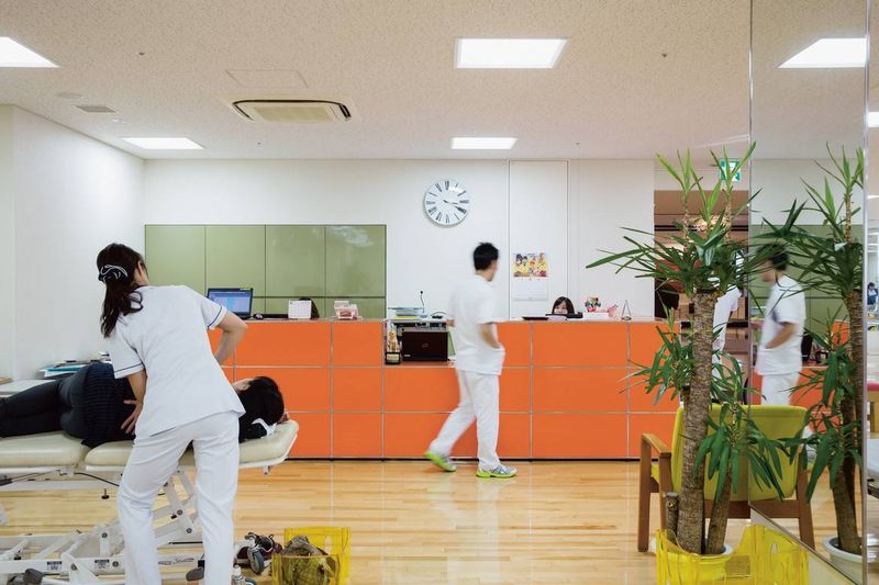 Banque d’Accueil USM HALLER Modulable et Design chez Arrivetz Lyon