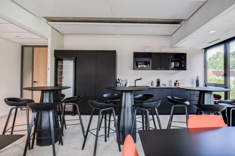 Aménagement Bureaux Cabinet Avocats Lyon 9 par Arrivetz : Design et Fonctionnalité