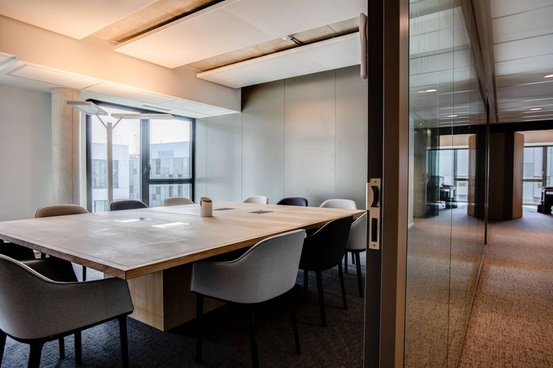 Aménagement Bureaux Cabinet Avocats Lyon 9 par Arrivetz : Design et Fonctionnalité