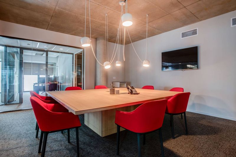 Aménagement Bureaux Cabinet Avocats Lyon 9 par Arrivetz : Design et Fonctionnalité