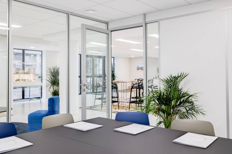 Aménagement Bureau Pitch Immo Lyon 3 : Mobilier Design et Décoration