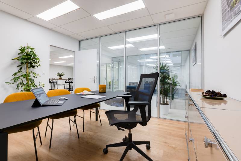 Aménagement Bureau Pitch Immo Lyon 3 : Mobilier Design et Décoration