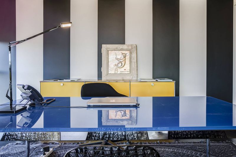 Aménagement bureaux Adamia Lyon Caluire : Mobilier design et décoration professionnelle