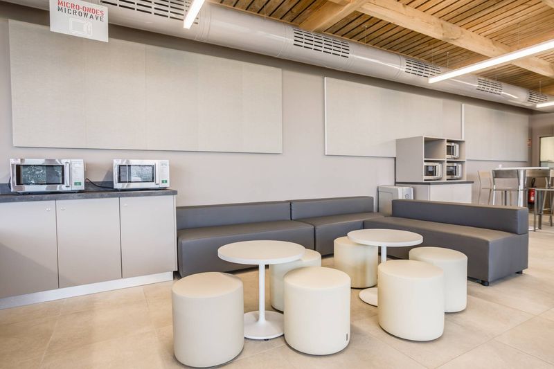 Aménagement bureau design pour école supérieure à Lyon – Arrivetz