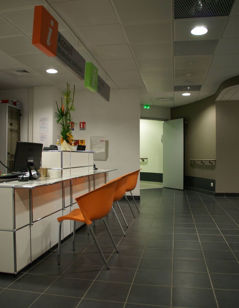 Aménagement Service Imagerie Caluire : Mobilier USM Haller et Kastel par Arrivetz Lyon