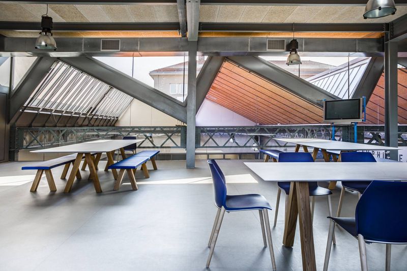 Arrivetz à Lyon aménage un espace de co-working étudiant moderne et fonctionnel