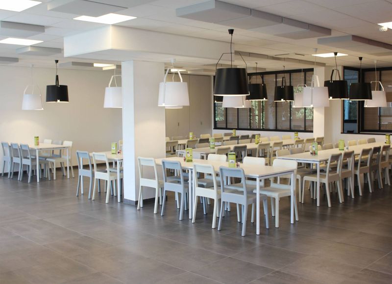 Mobilier de Bureau et Espaces Professionnels Arrivetz Lyon – Marques Design et Solutions Sur-Mesure