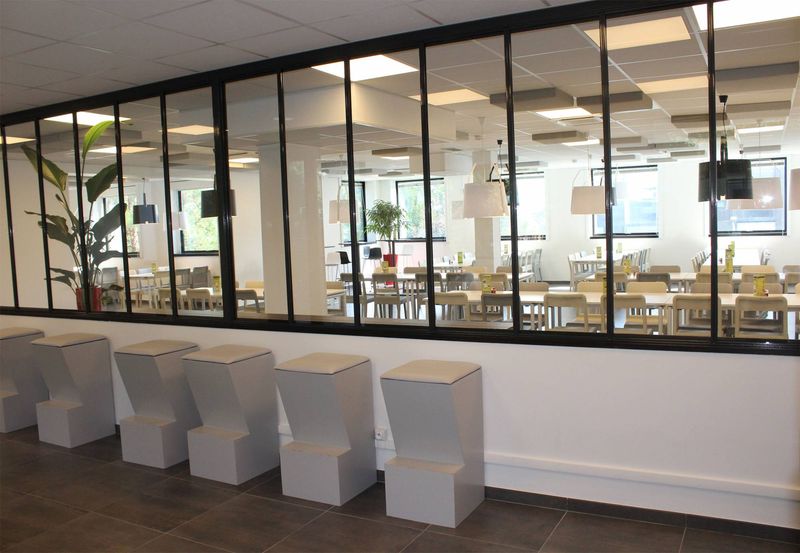 Mobilier de Bureau et Espaces Professionnels Arrivetz Lyon – Marques Design et Solutions Sur-Mesure