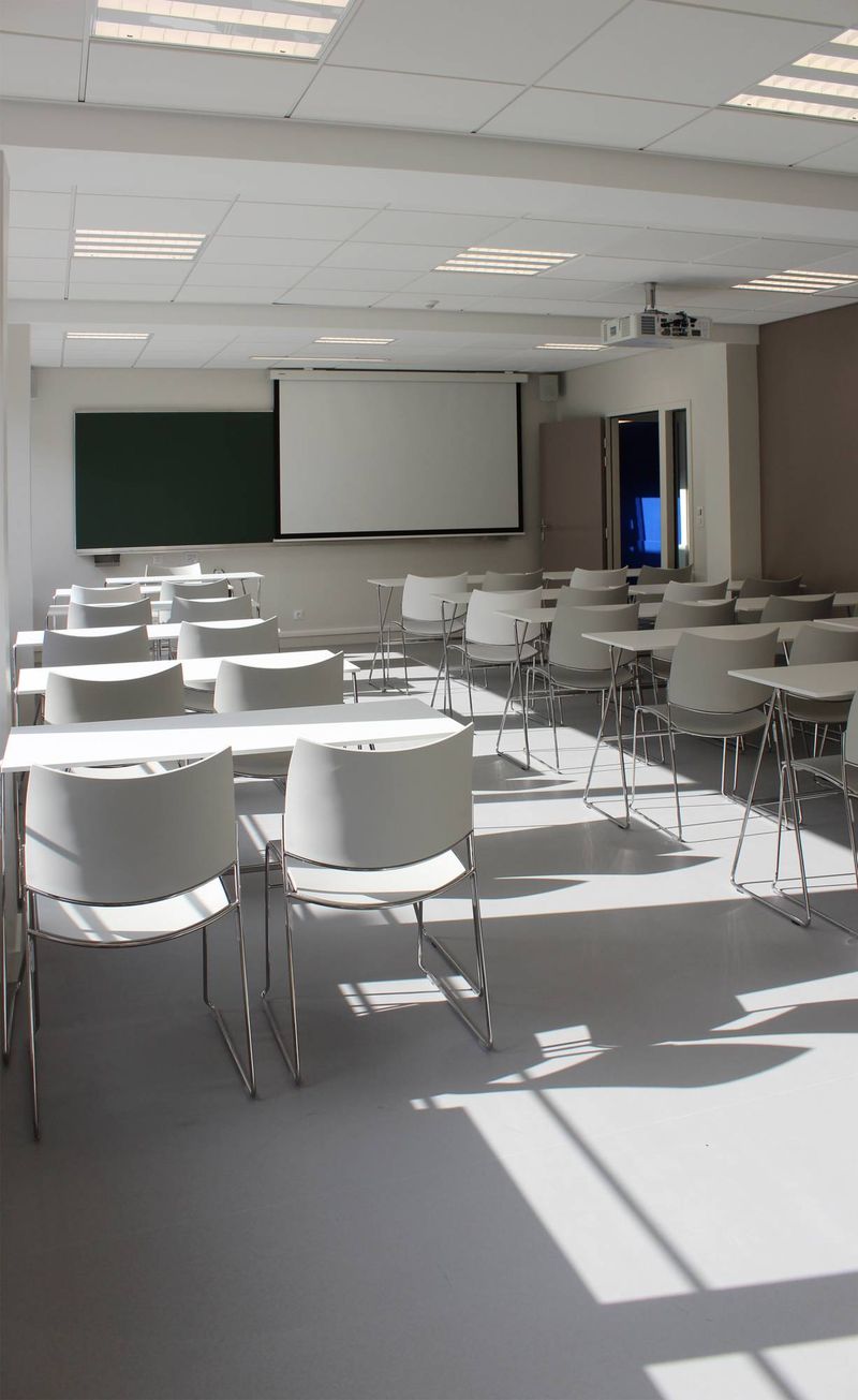 Aménagement intérieur d’une École d’Enseignement Supérieur à Lyon par Arrivetz