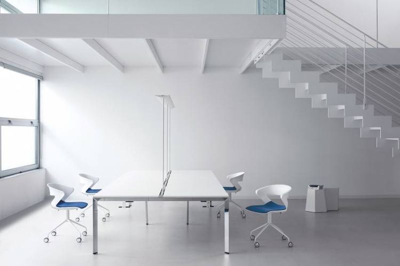 Chaise KICCA Arrivetz Lyon – Polyvalente et Adaptable pour Espaces Collectifs