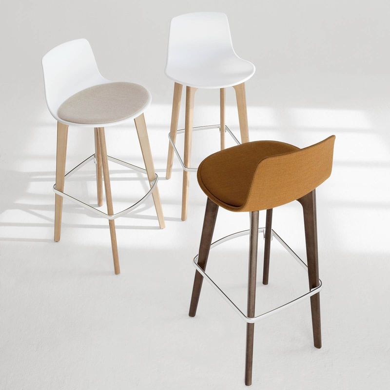 LOTTUS WOOD STOOL
