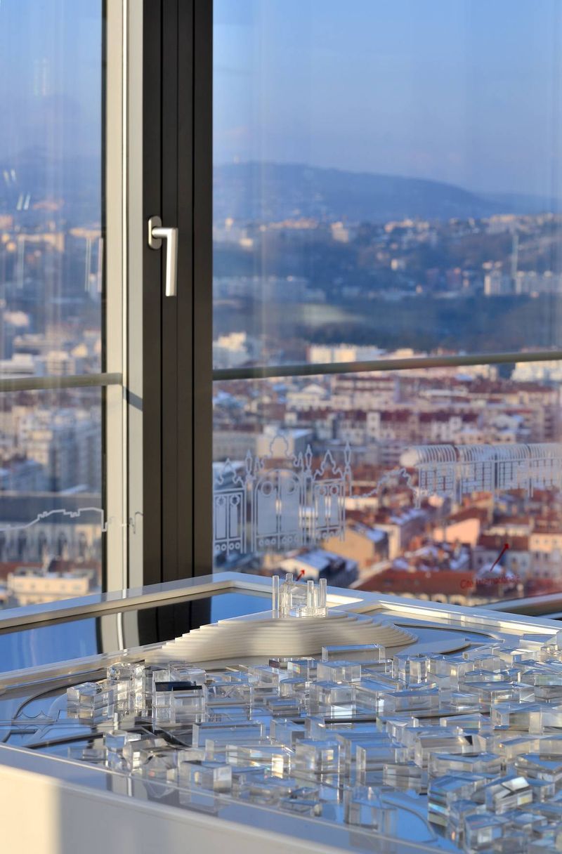 Aménagement Bureau Skyroom Only Lyon – Arrivetz, Mobilier Design et Prestige