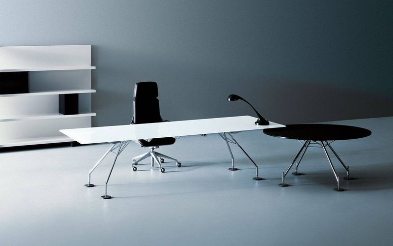 Bureau NOMOS Norman Foster à Lyon – Design iconique et finitions personnalisables