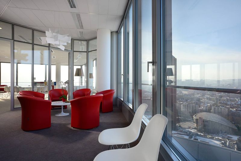 Aménagement Bureau Skyroom Only Lyon – Arrivetz, Mobilier Design et Prestige