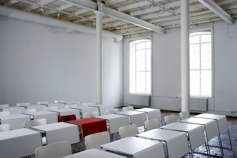 Table Empilable 40/4 Arrivetz Lyon – Modulable et Pratique pour Scolaires