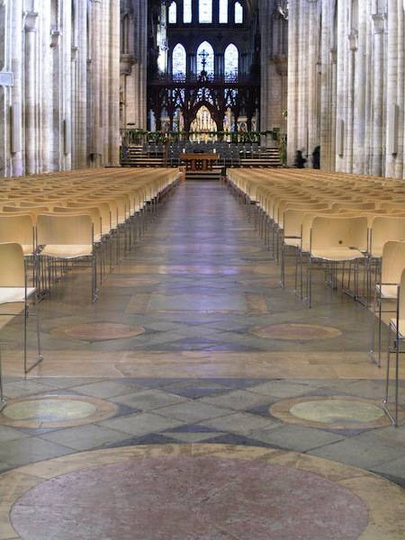 Chaise 40/4 Arrivetz Lyon – Modulable, Empilable et Fonctionnelle