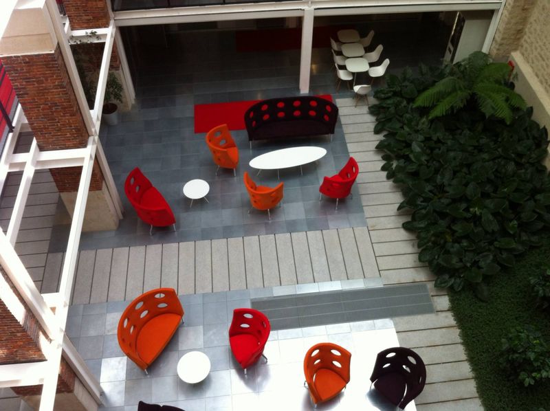 Aménagement Bureaux Maison Du Café Paris par Arrivetz Lyon : Mobilier Design et Fonctionnel