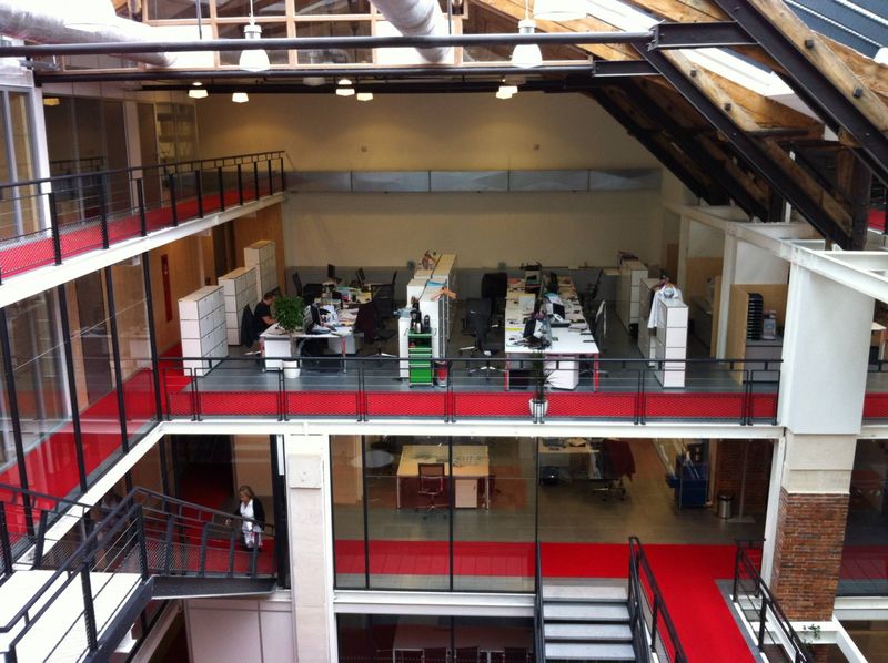 Aménagement Bureaux Maison Du Café Paris par Arrivetz Lyon : Mobilier Design et Fonctionnel