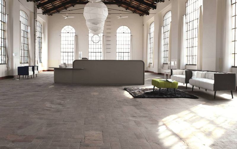 Banque d’Accueil WELCOME Arrivetz Lyon – Élégance et Personnalisation